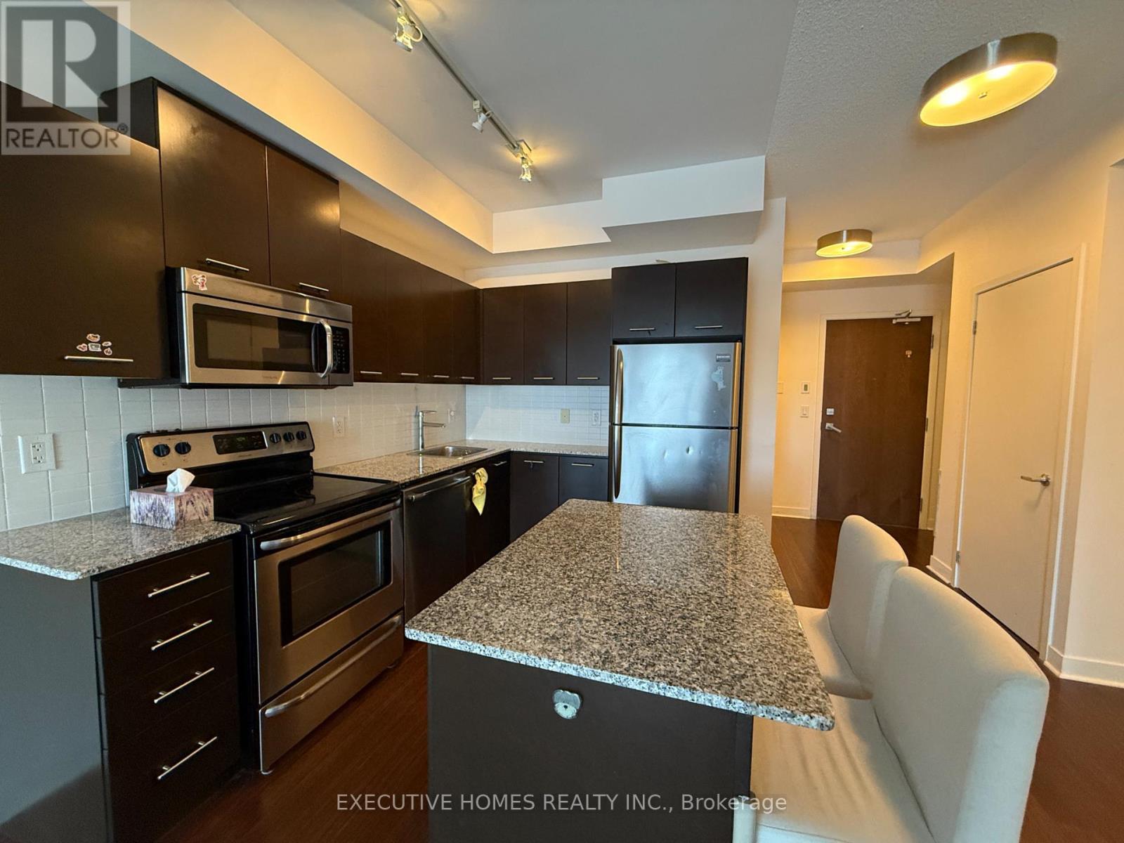 803 - 365 Prince Of Wales Drive, Mississauga, Ontario  L5B 0G6 - Photo 4 - W12759056