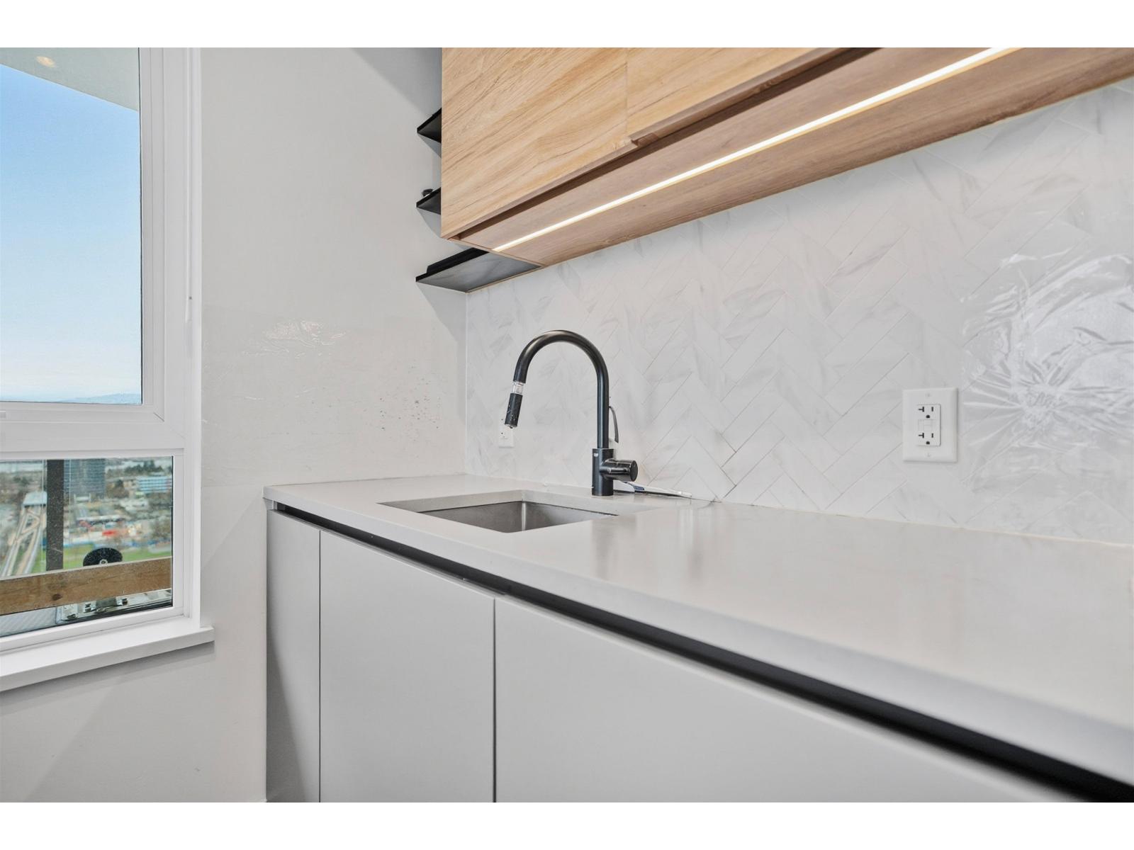 2602 10448 University Drive, Surrey, British Columbia  V3T 0S7 - Photo 7 - R3086707