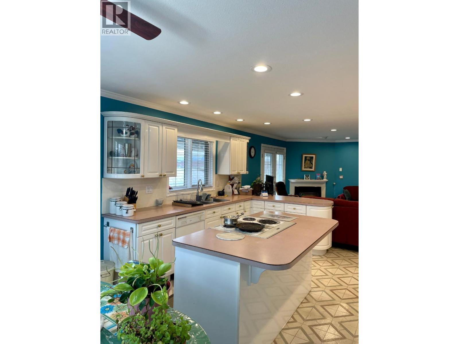 1260 Broughton Avenue, Penticton, British Columbia  V2A 8S9 - Photo 44 - 10375027