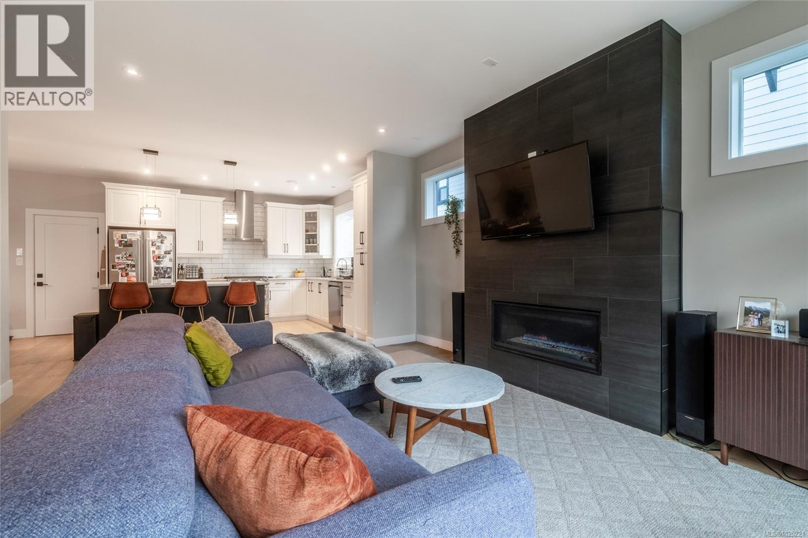 4247 Pullet Pl, Saanich, British Columbia  V8X 5J2 - Photo 6 - 1025221