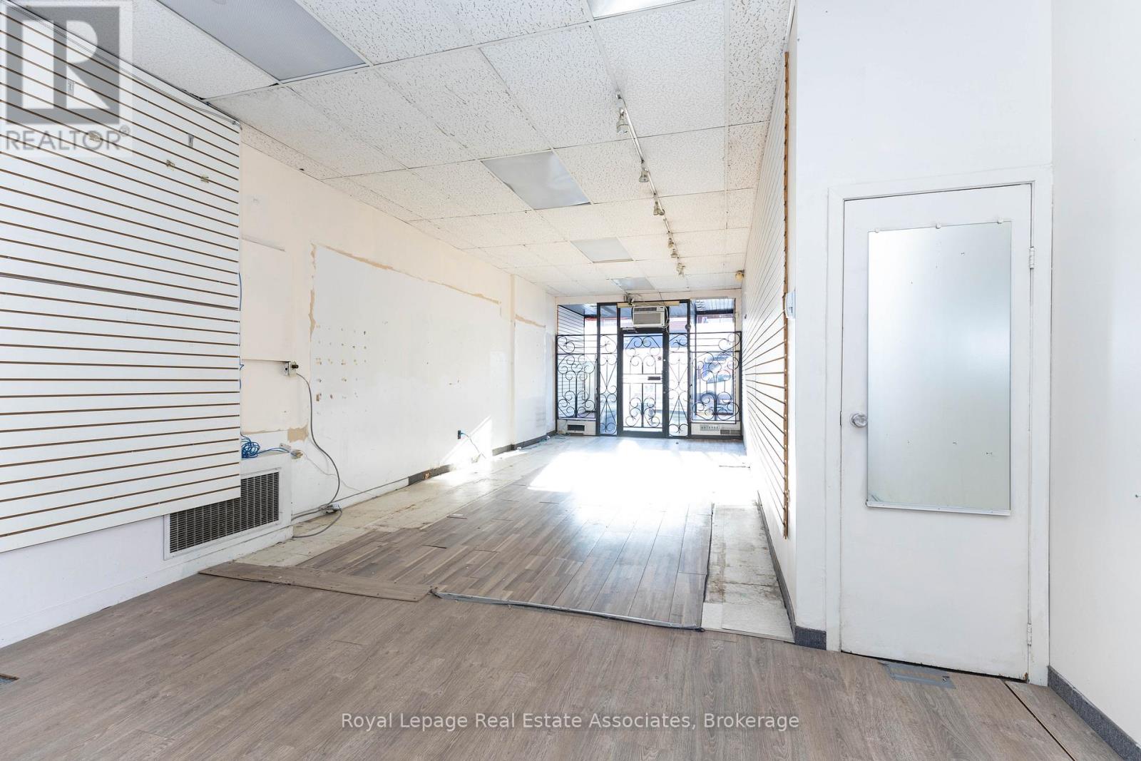 654 Bloor Street W, Toronto, Ontario  M6G 1K9 - Photo 4 - C12633900