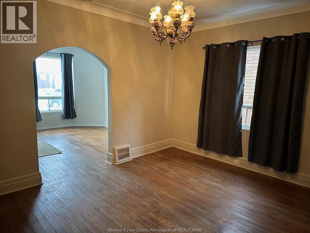 953 Gladstone, Windsor, Ontario  N9A 2R5 - Photo 4 - 26002555