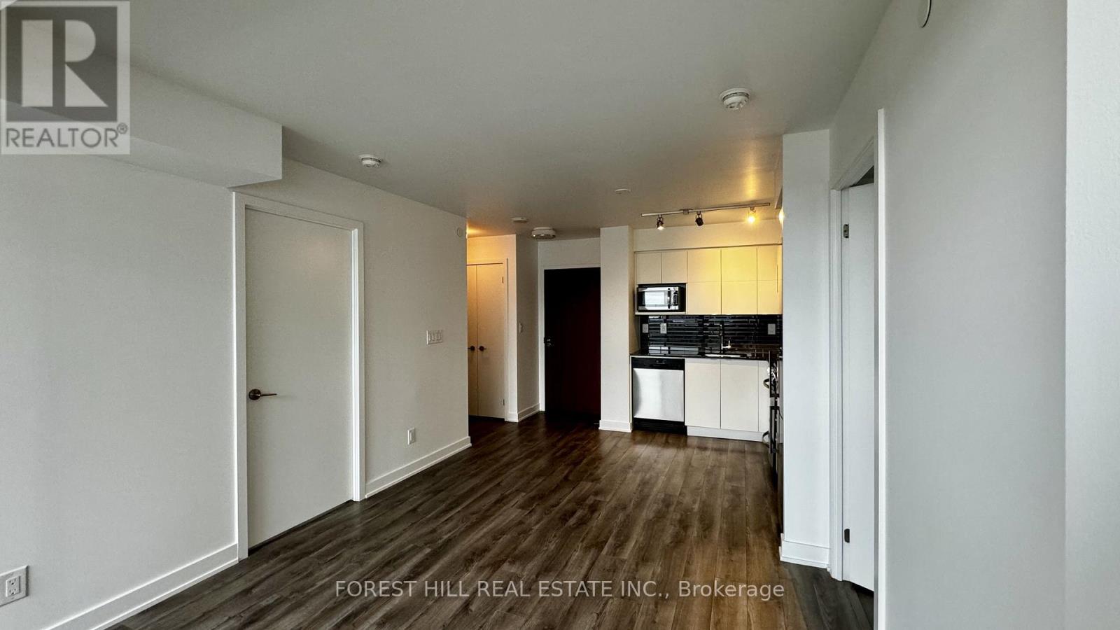 1422 - 160 Flemington Road, Toronto, Ontario  M6A 0A9 - Photo 3 - W12759846