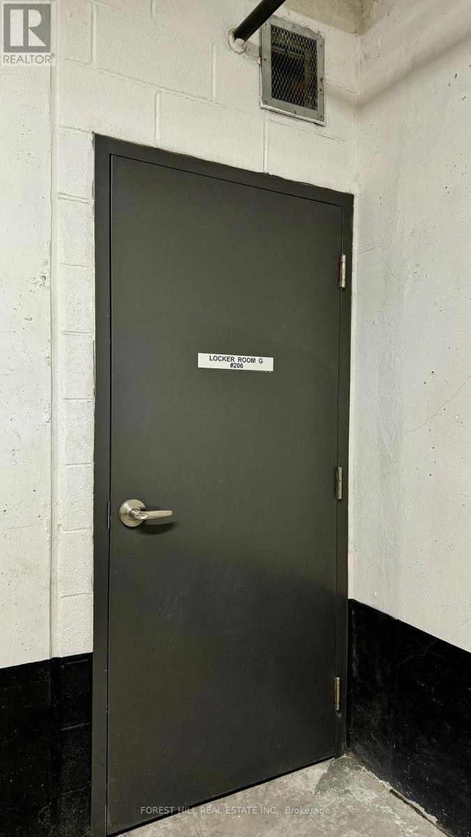 1422 - 160 Flemington Road, Toronto, Ontario  M6A 0A9 - Photo 8 - W12759846