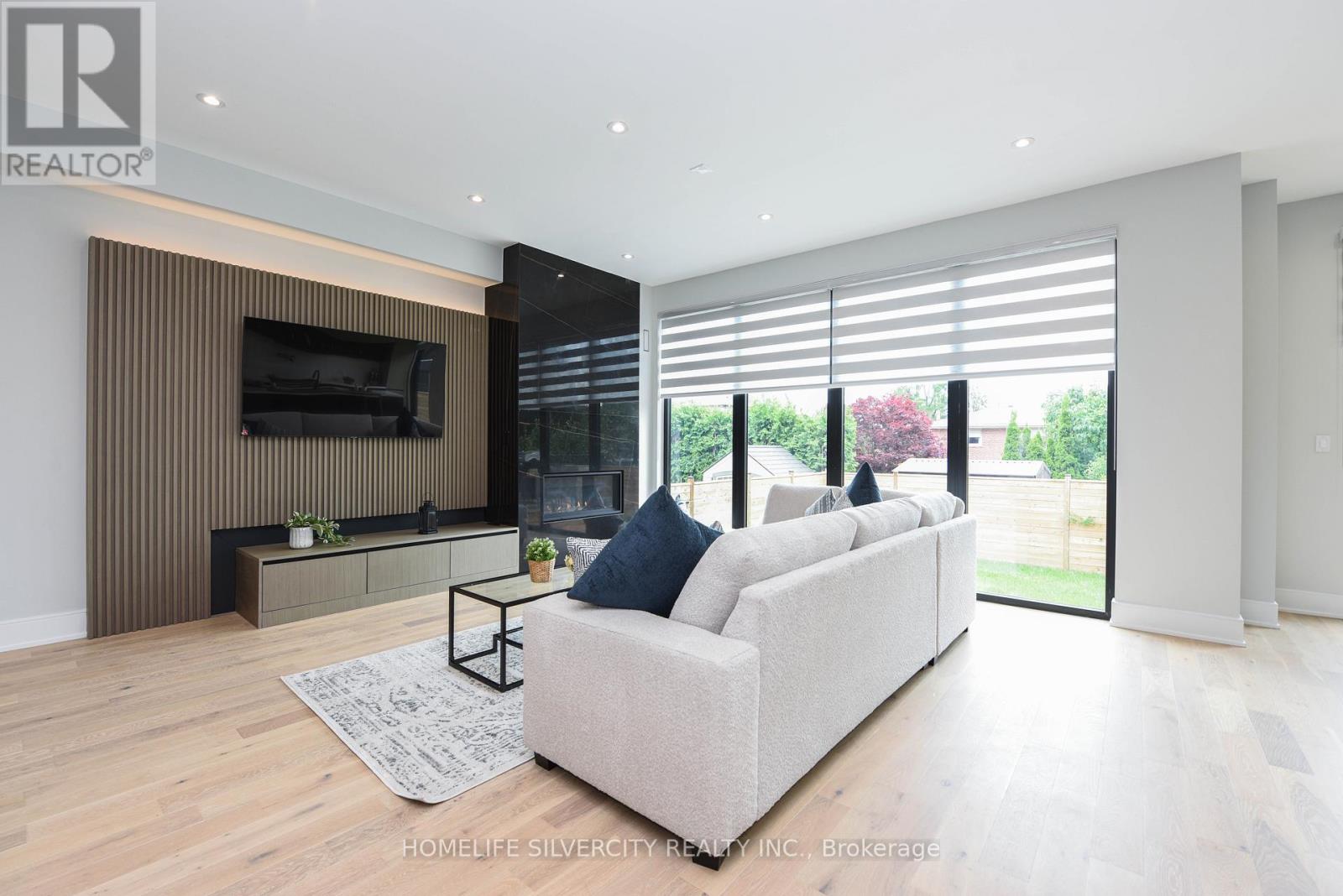 Upper - 200 Gamma Street, Toronto, Ontario  M8W 4G5 - Photo 11 - W12759870