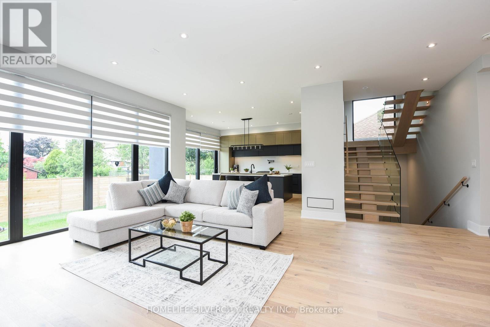 Upper - 200 Gamma Street, Toronto, Ontario  M8W 4G5 - Photo 12 - W12759870