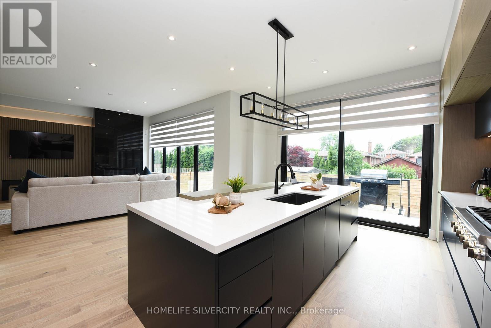 Upper - 200 Gamma Street, Toronto, Ontario  M8W 4G5 - Photo 15 - W12759870