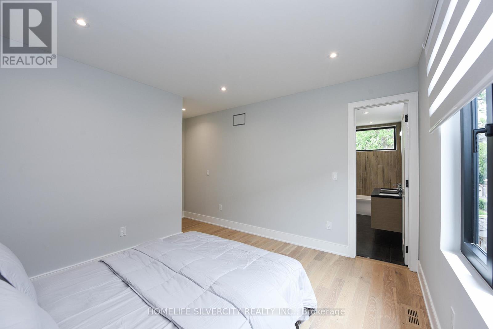 Upper - 200 Gamma Street, Toronto, Ontario  M8W 4G5 - Photo 18 - W12759870