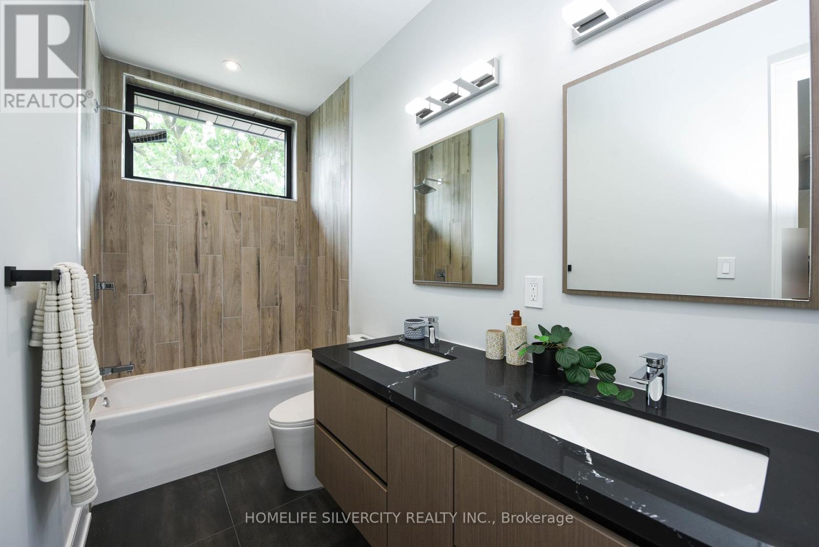 Upper - 200 Gamma Street, Toronto, Ontario  M8W 4G5 - Photo 19 - W12759870