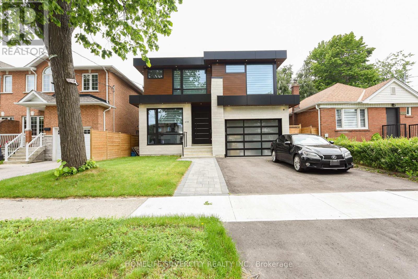 Upper - 200 Gamma Street, Toronto, Ontario  M8W 4G5 - Photo 2 - W12759870