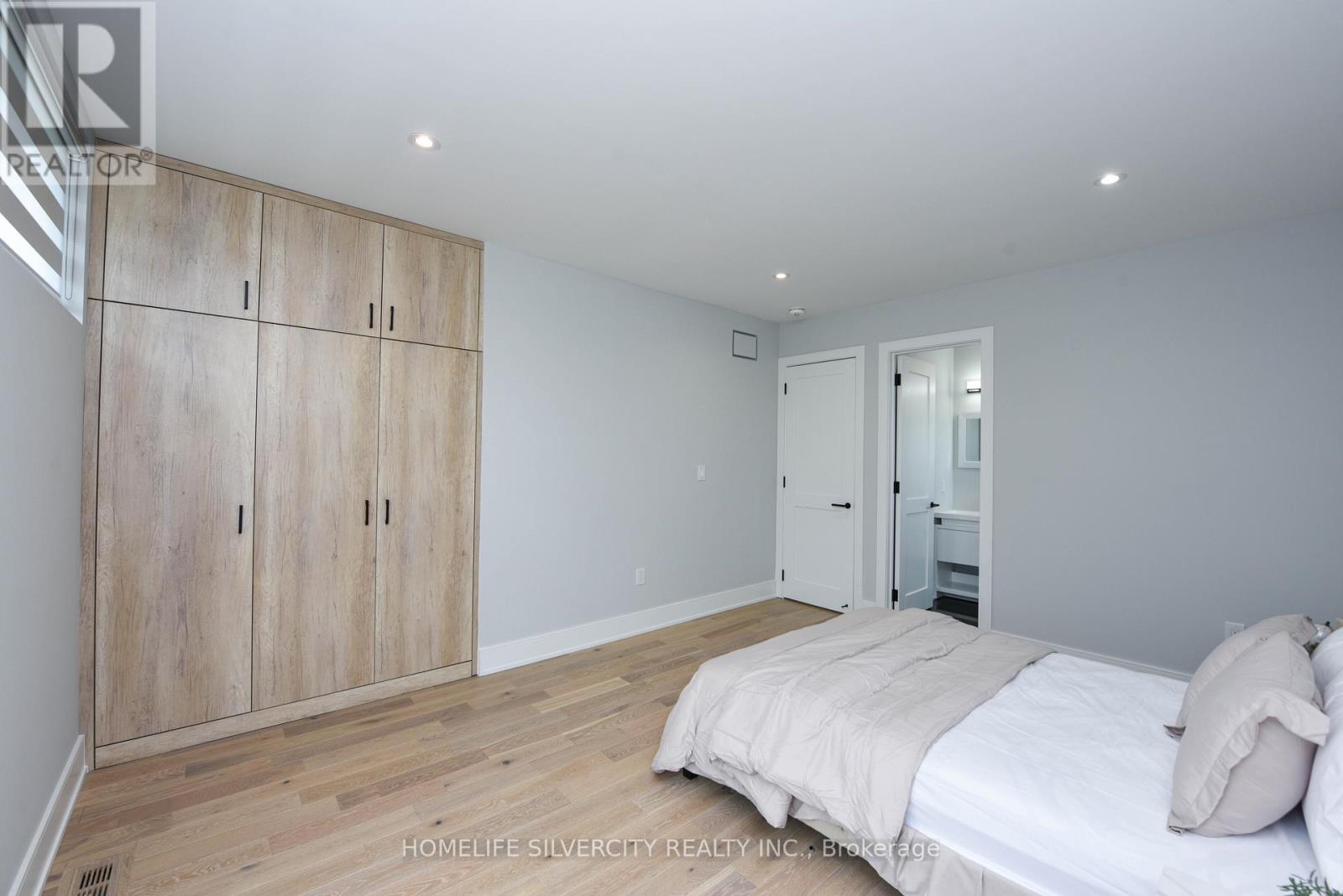 Upper - 200 Gamma Street, Toronto, Ontario  M8W 4G5 - Photo 22 - W12759870