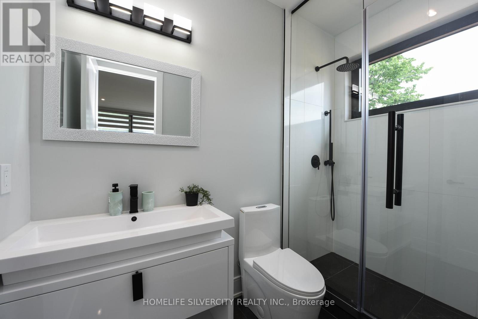 Upper - 200 Gamma Street, Toronto, Ontario  M8W 4G5 - Photo 23 - W12759870