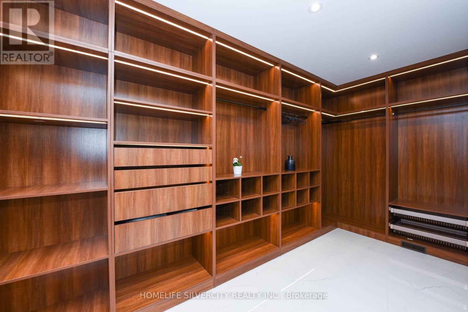 Upper - 200 Gamma Street, Toronto, Ontario  M8W 4G5 - Photo 27 - W12759870