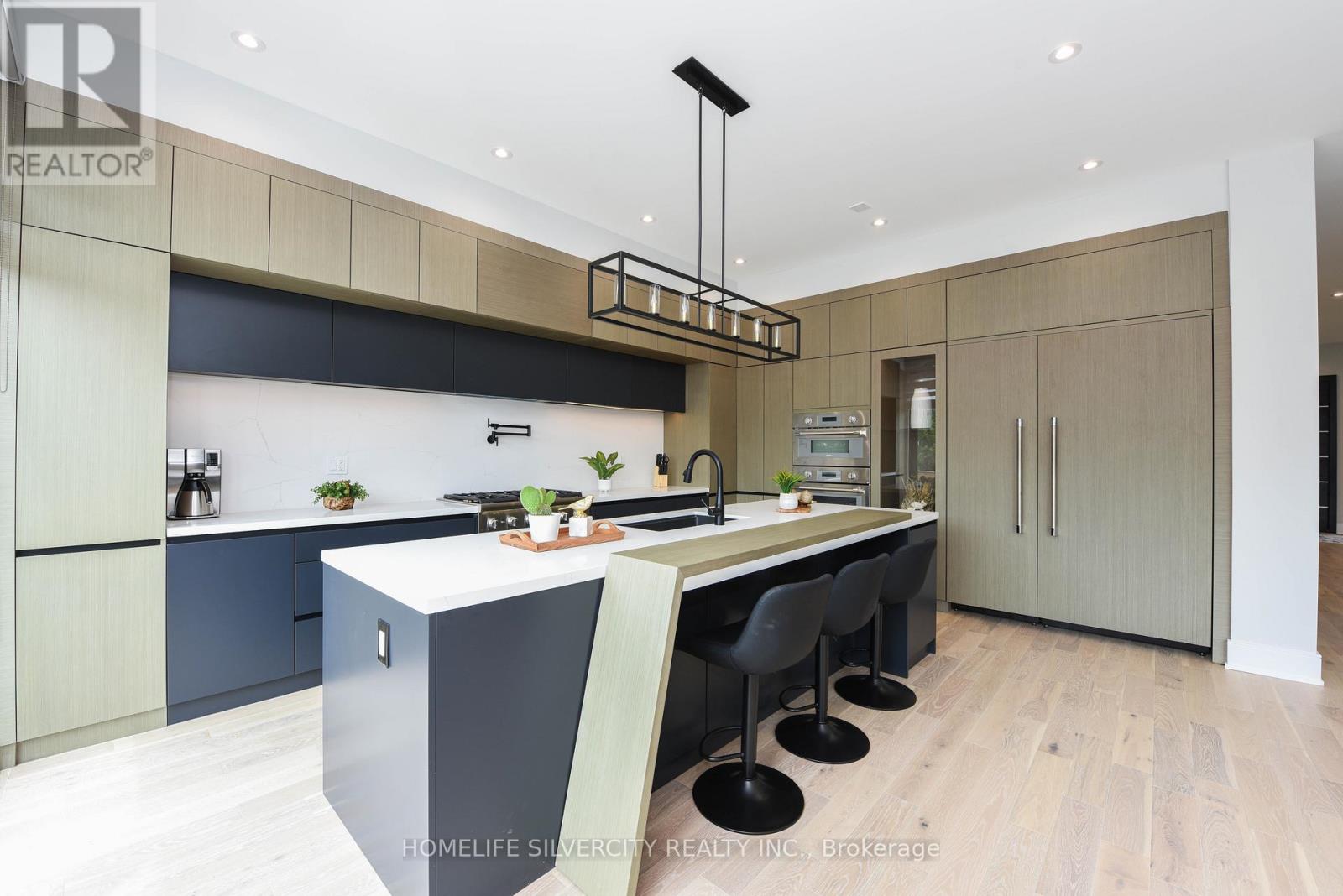 Upper - 200 Gamma Street, Toronto, Ontario  M8W 4G5 - Photo 5 - W12759870