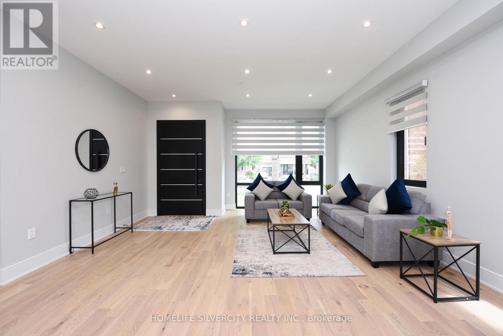 Upper - 200 Gamma Street, Toronto, Ontario  M8W 4G5 - Photo 8 - W12759870