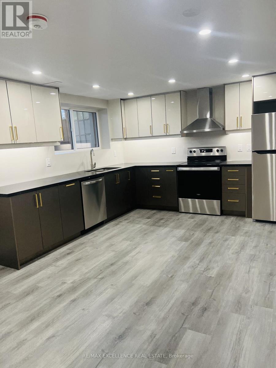 104 Meredith Drive, St. Catharines, Ontario  L2M 6C7 - Photo 2 - X12759868