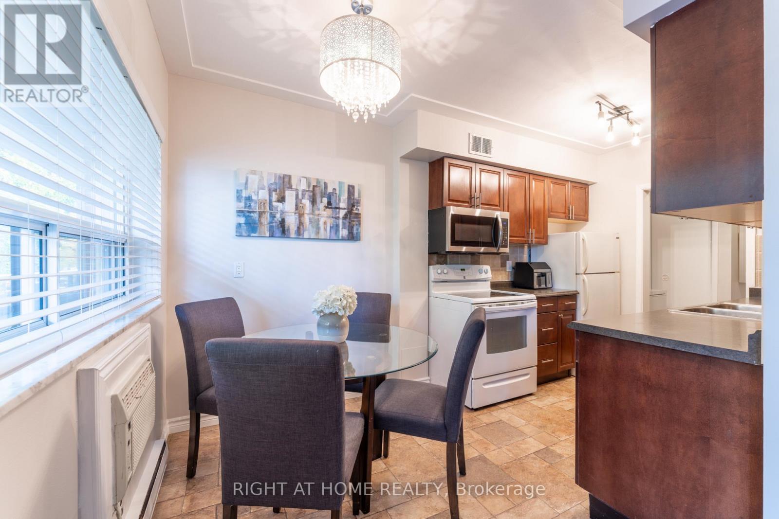 211 - 11 Woodman Drive S, Hamilton, Ontario  L8K 4E3 - Photo 5 - X12759882