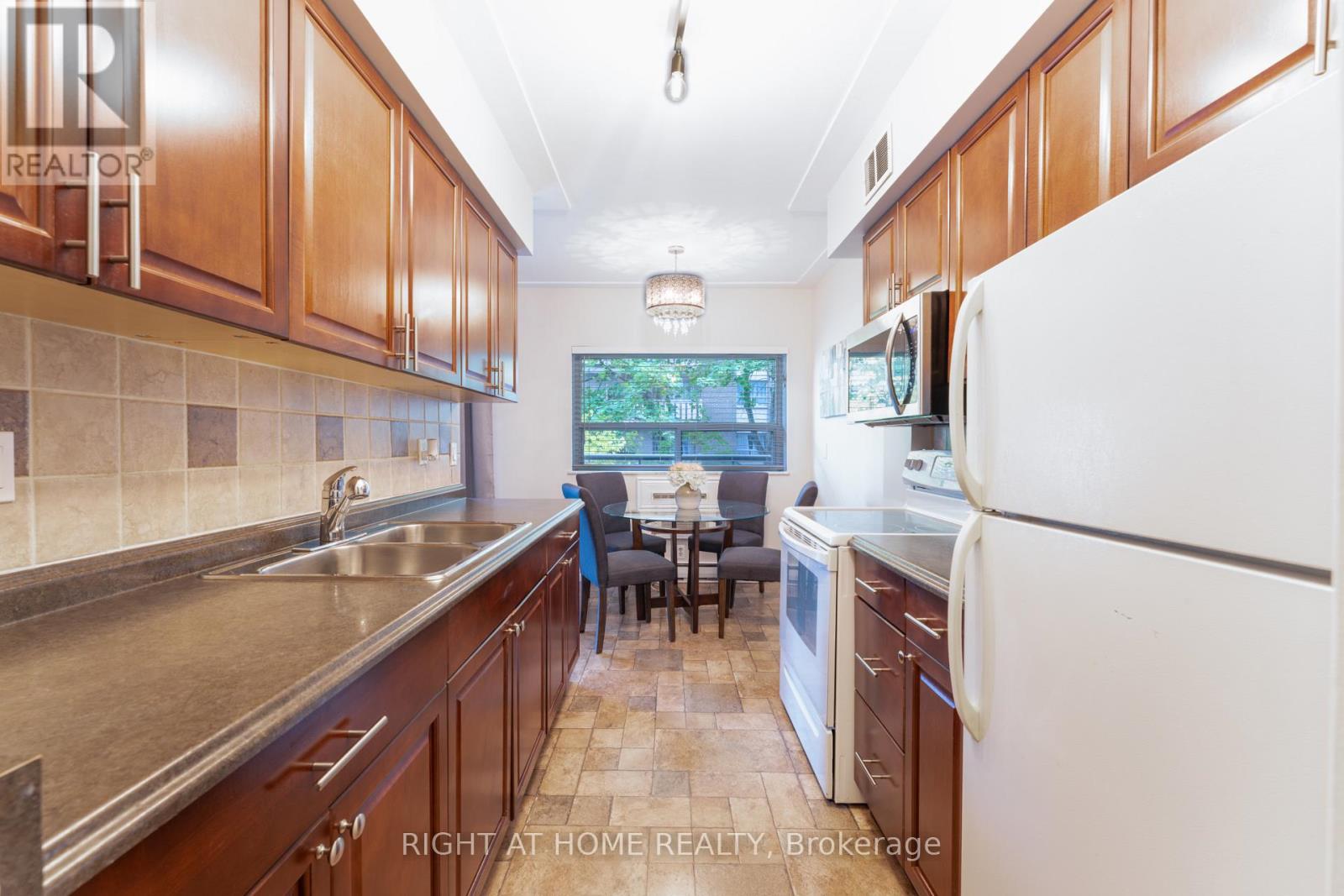 211 - 11 Woodman Drive S, Hamilton, Ontario  L8K 4E3 - Photo 8 - X12759882