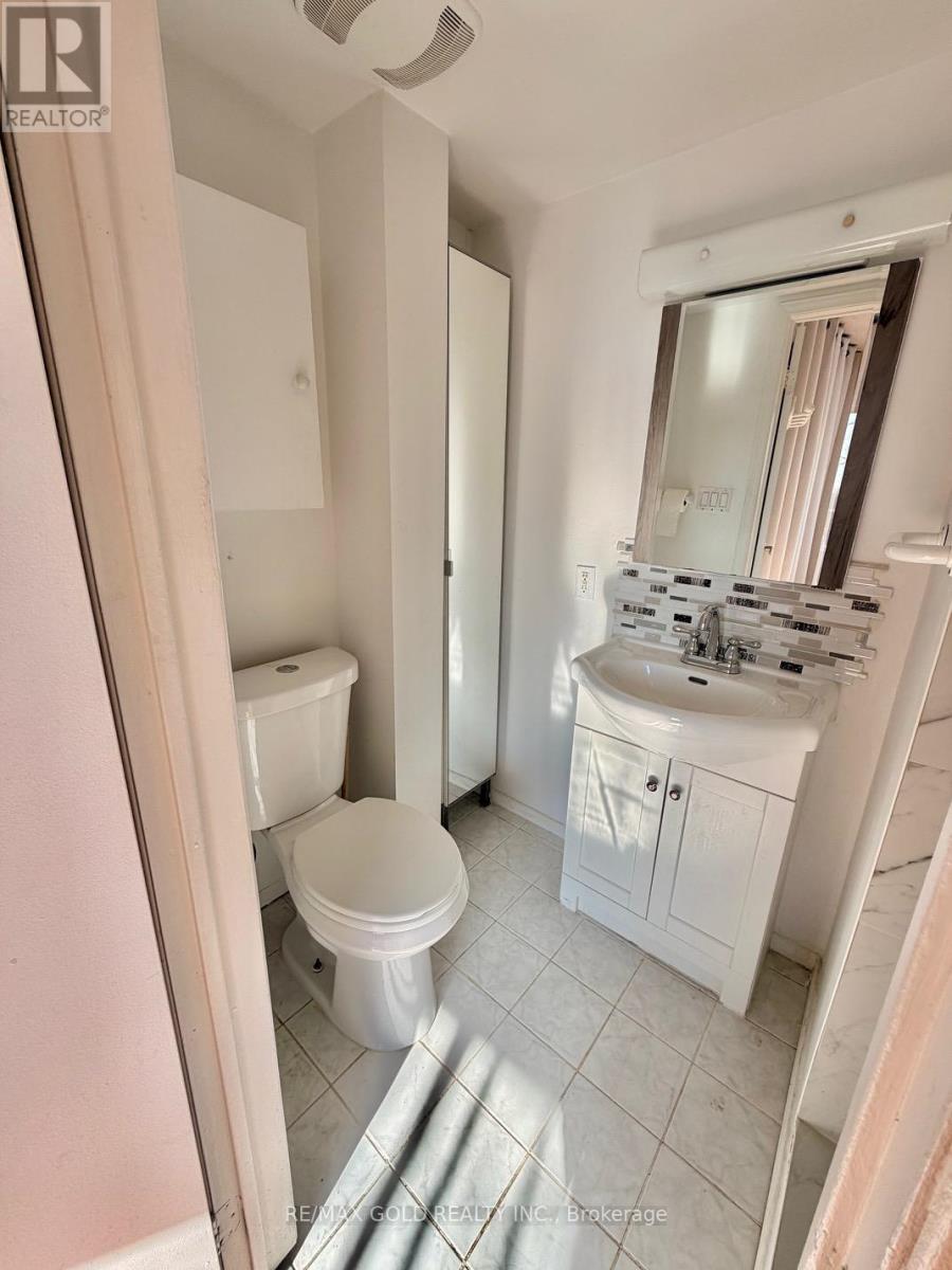 26 - 7707 Darcel Avenue, Mississauga, Ontario  L4T 3W9 - Photo 20 - W12759888