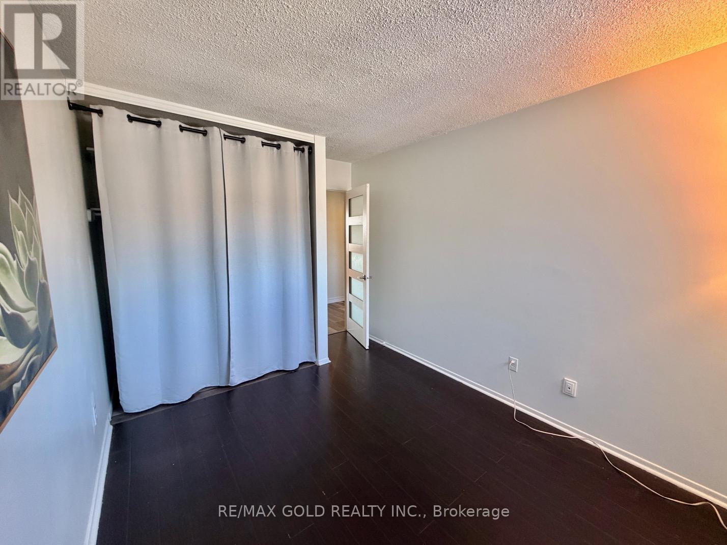 26 - 7707 Darcel Avenue, Mississauga, Ontario  L4T 3W9 - Photo 25 - W12759888