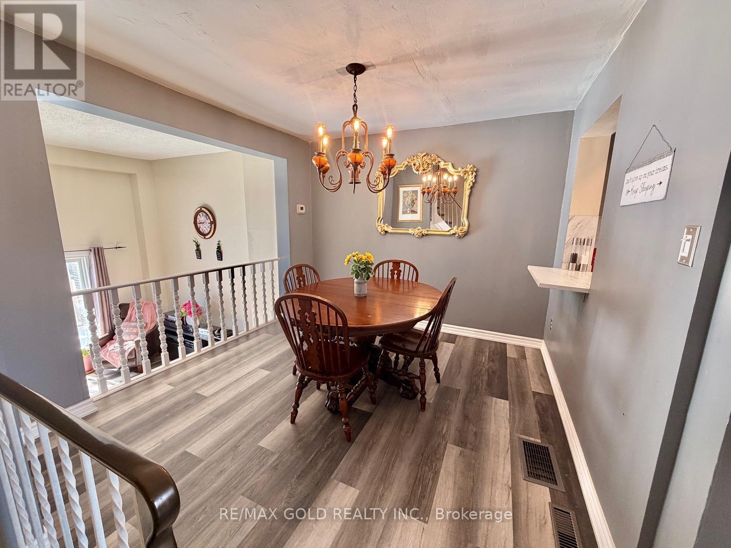 26 - 7707 Darcel Avenue, Mississauga, Ontario  L4T 3W9 - Photo 6 - W12759888