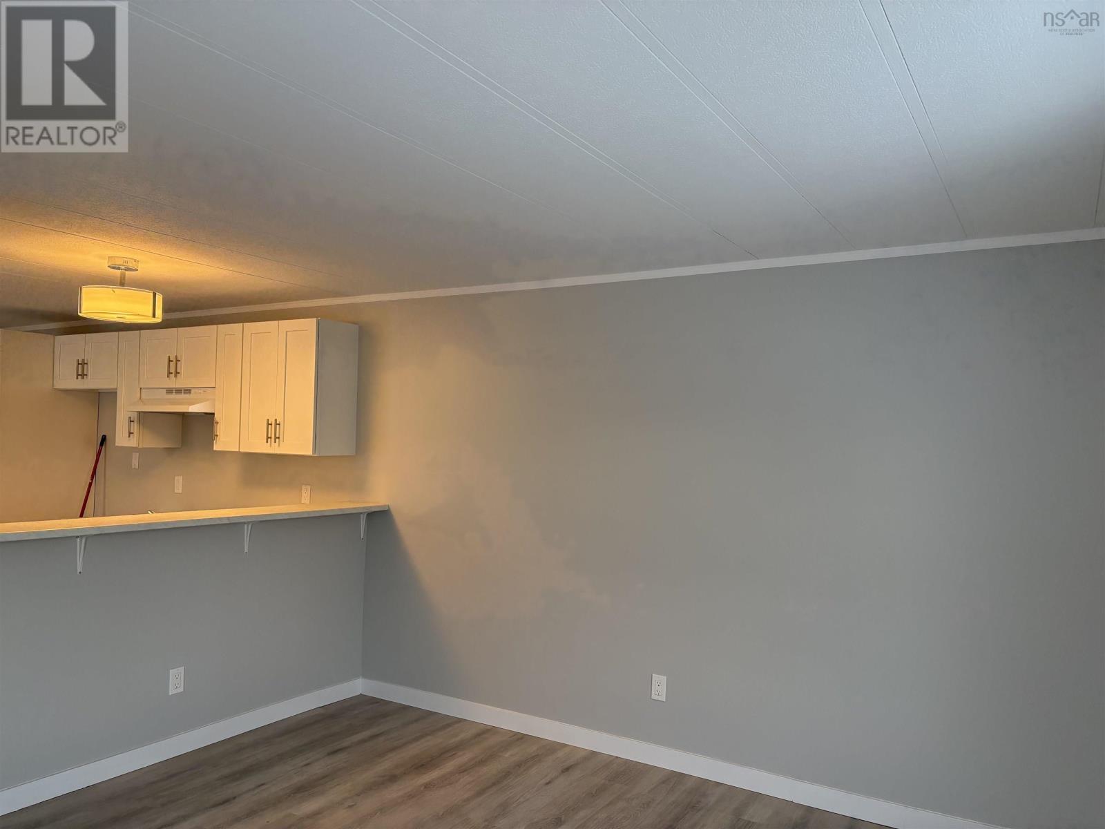 14 Florence Avenue, Dartmouth, Nova Scotia  B2W 2A5 - Photo 4 - 202602042