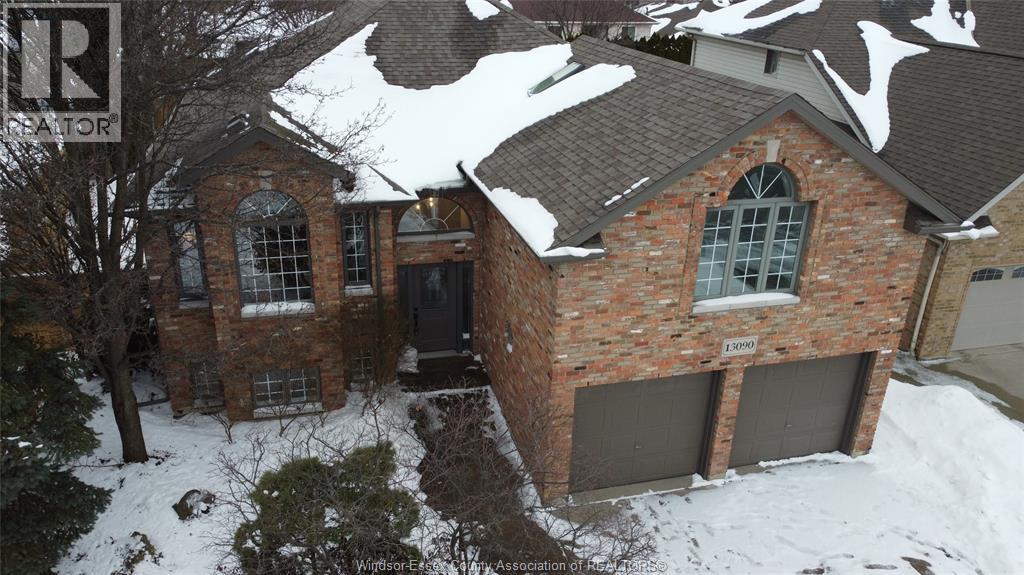 MLS# 26002399: 13090 PARKLAND CRESCENT, Tecumseh, Canada