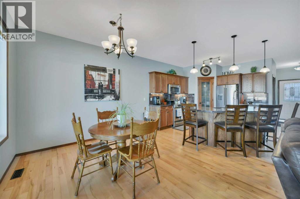 132 Illingworth Close, Red Deer, Alberta  T4R 0B1 - Photo 9 - A2282570