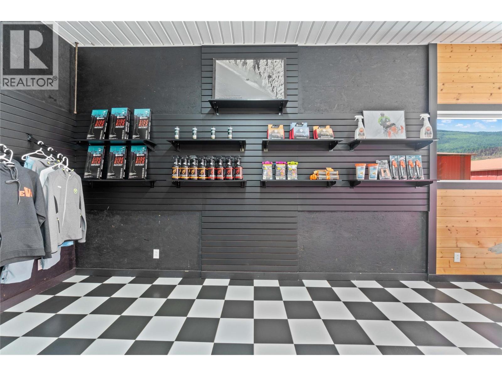 2054 Trans Canada Highway, Sicamous, British Columbia  V0E 2V0 - Photo 24 - 10374737