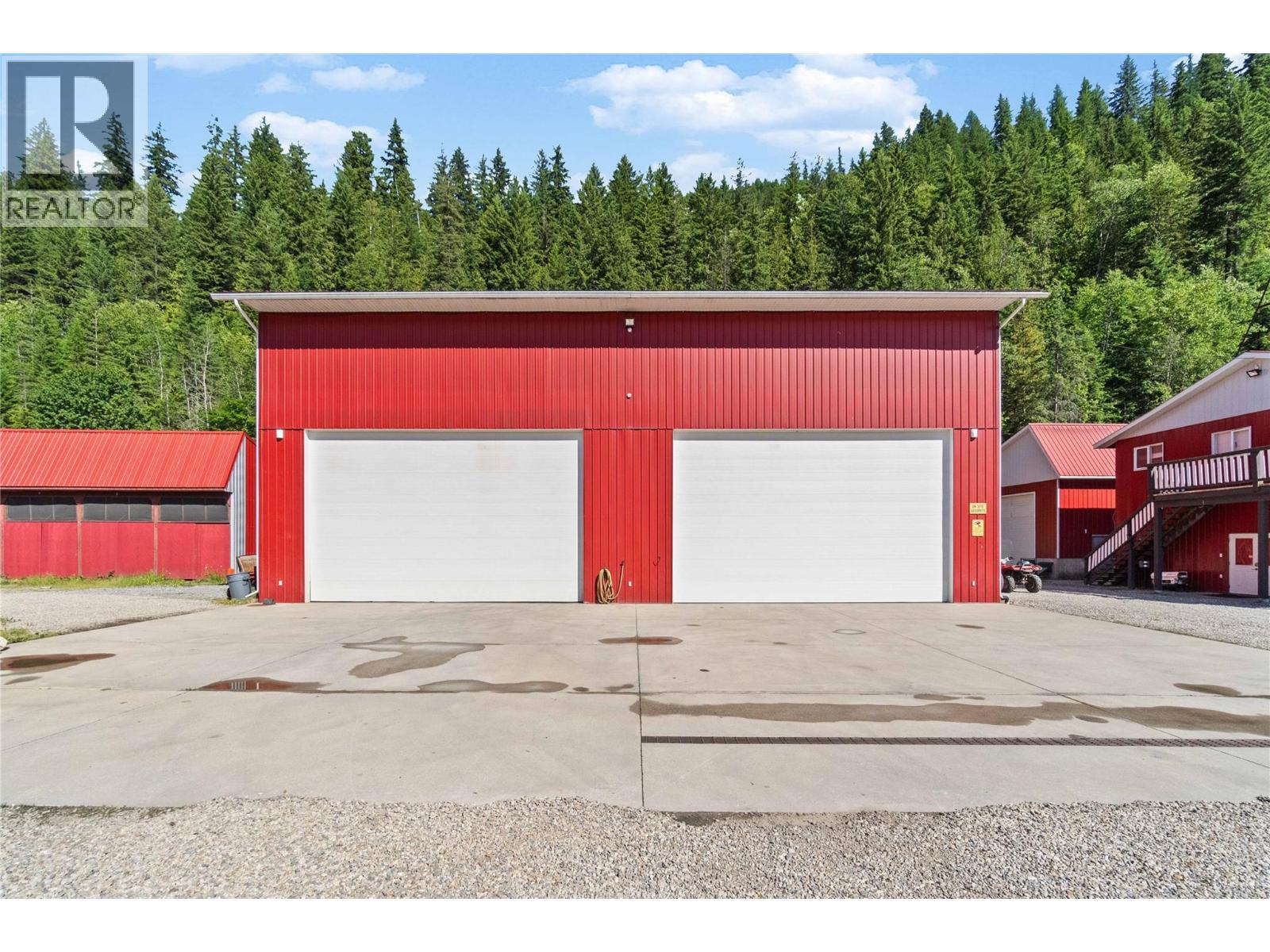 2054 Trans Canada Highway, Sicamous, British Columbia  V0E 2V0 - Photo 20 - 10374737