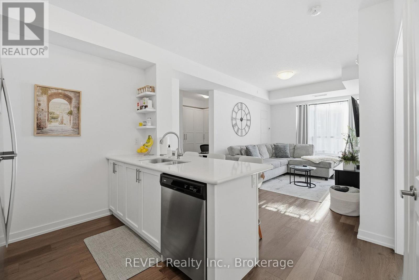 333 - 5055 Greenlane Road, Lincoln, Ontario  L3J 2J3 - Photo 2 - X12759966