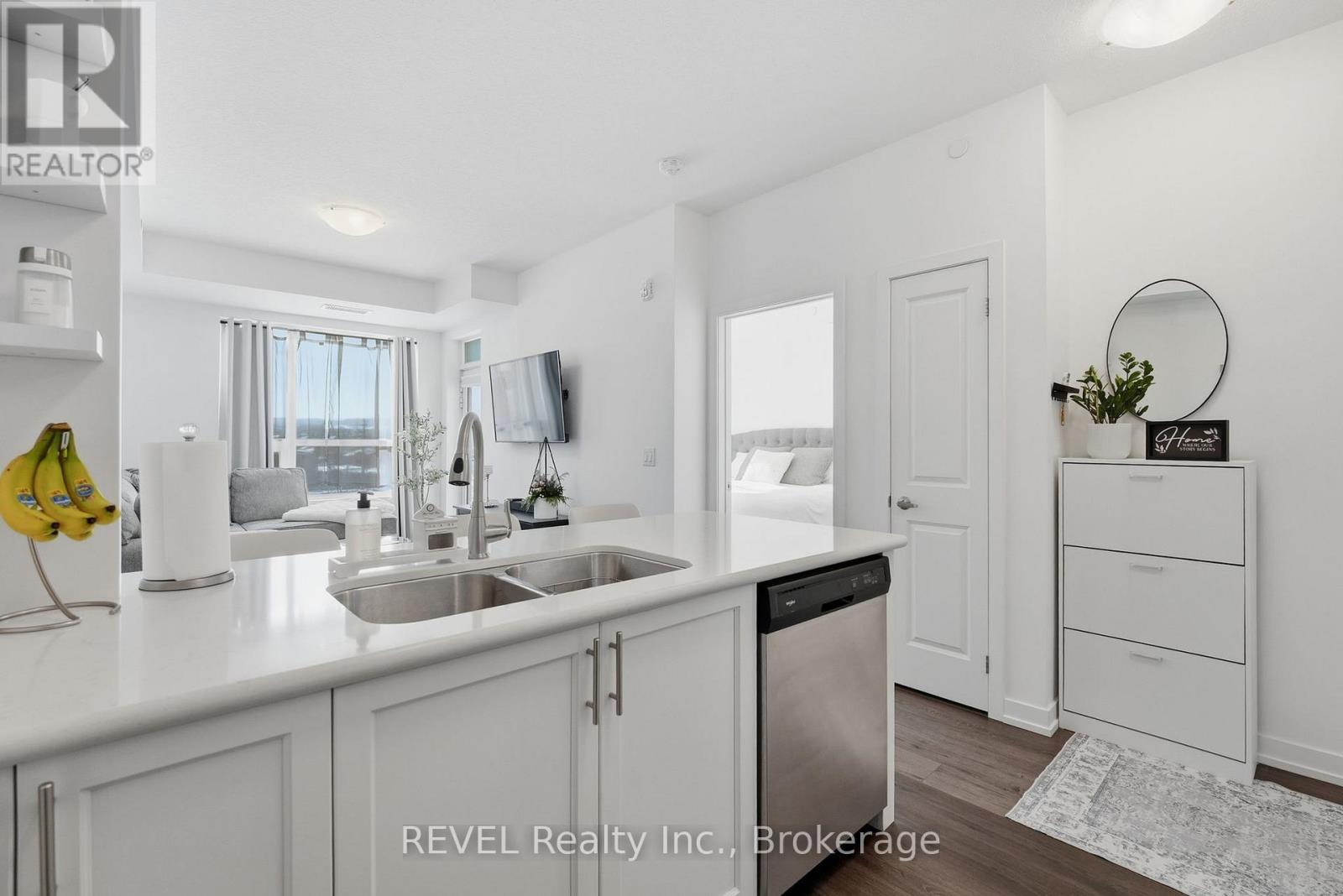 333 - 5055 Greenlane Road, Lincoln, Ontario  L3J 2J3 - Photo 3 - X12759966