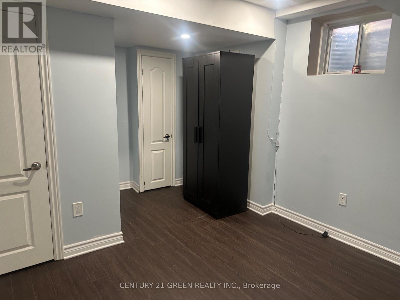 Basement - 912 Paupst Place, Milton, Ontario  L9T 7K3 - Photo 8 - W12720350