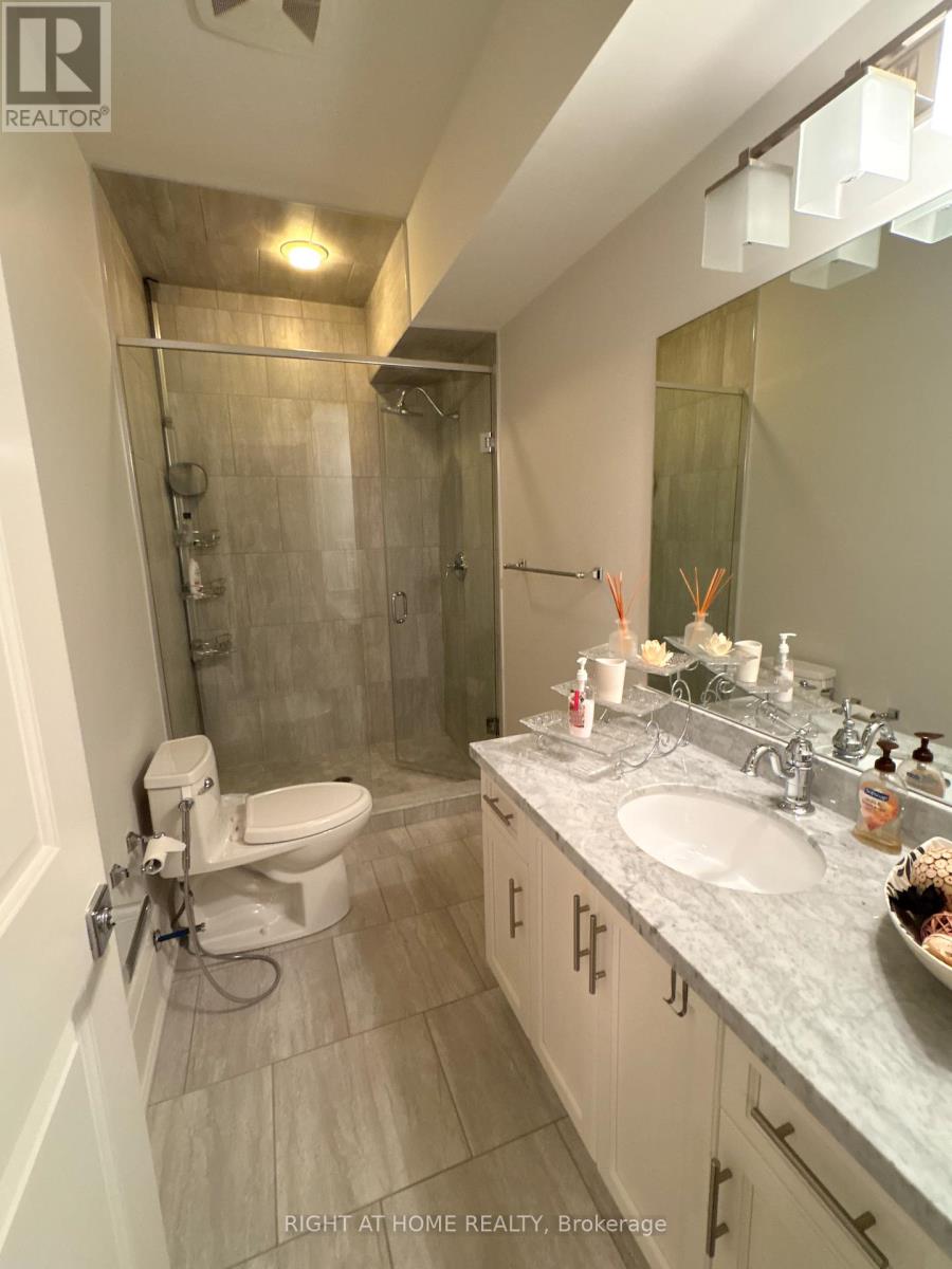 1 - 456 Lakeshore Road W, Oakville, Ontario  L6K 1S4 - Photo 40 - W12759820