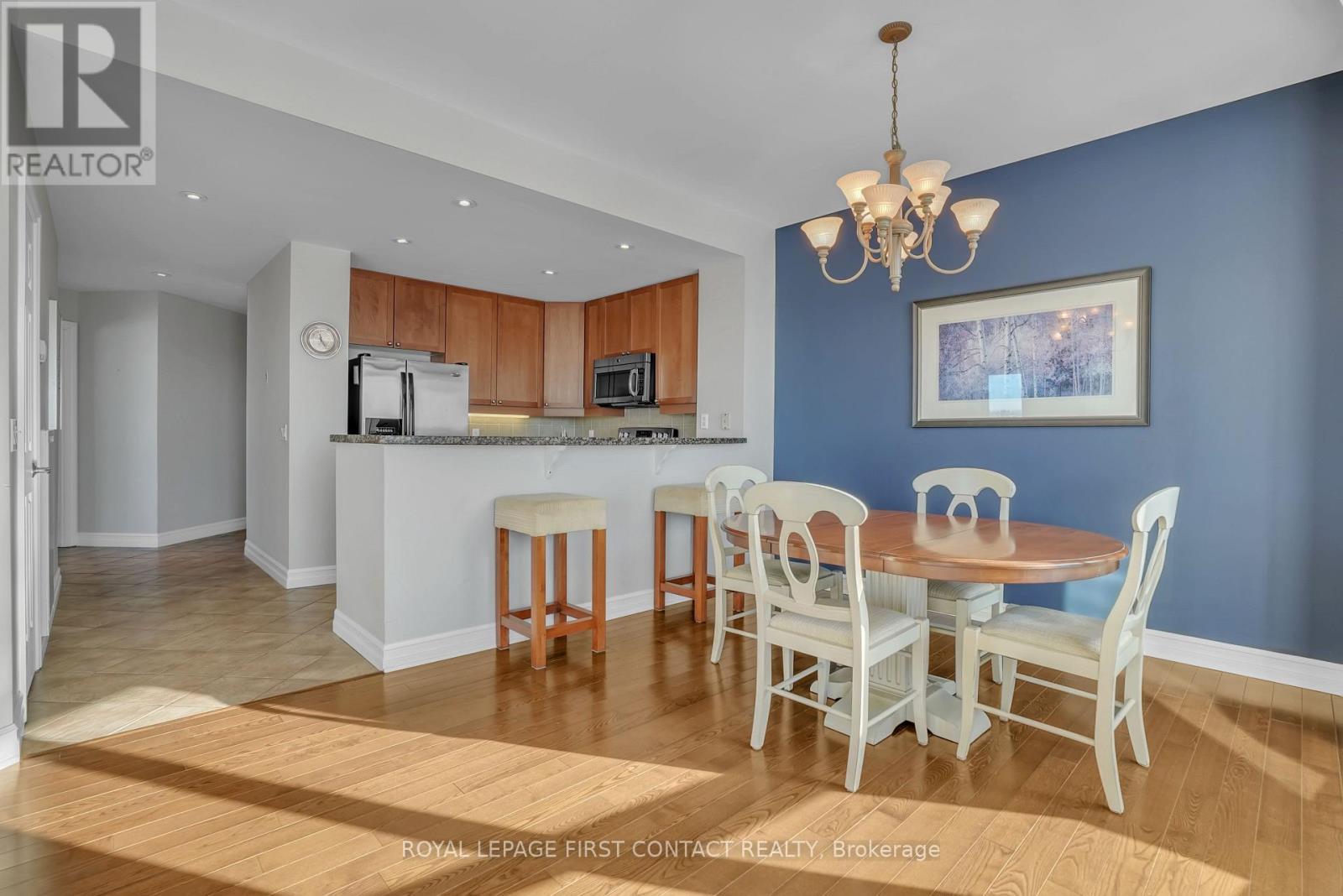 1407 - 6 Toronto Street, Barrie (City Centre), Ontario  L4N 9R2 - Photo 6 - S12759902