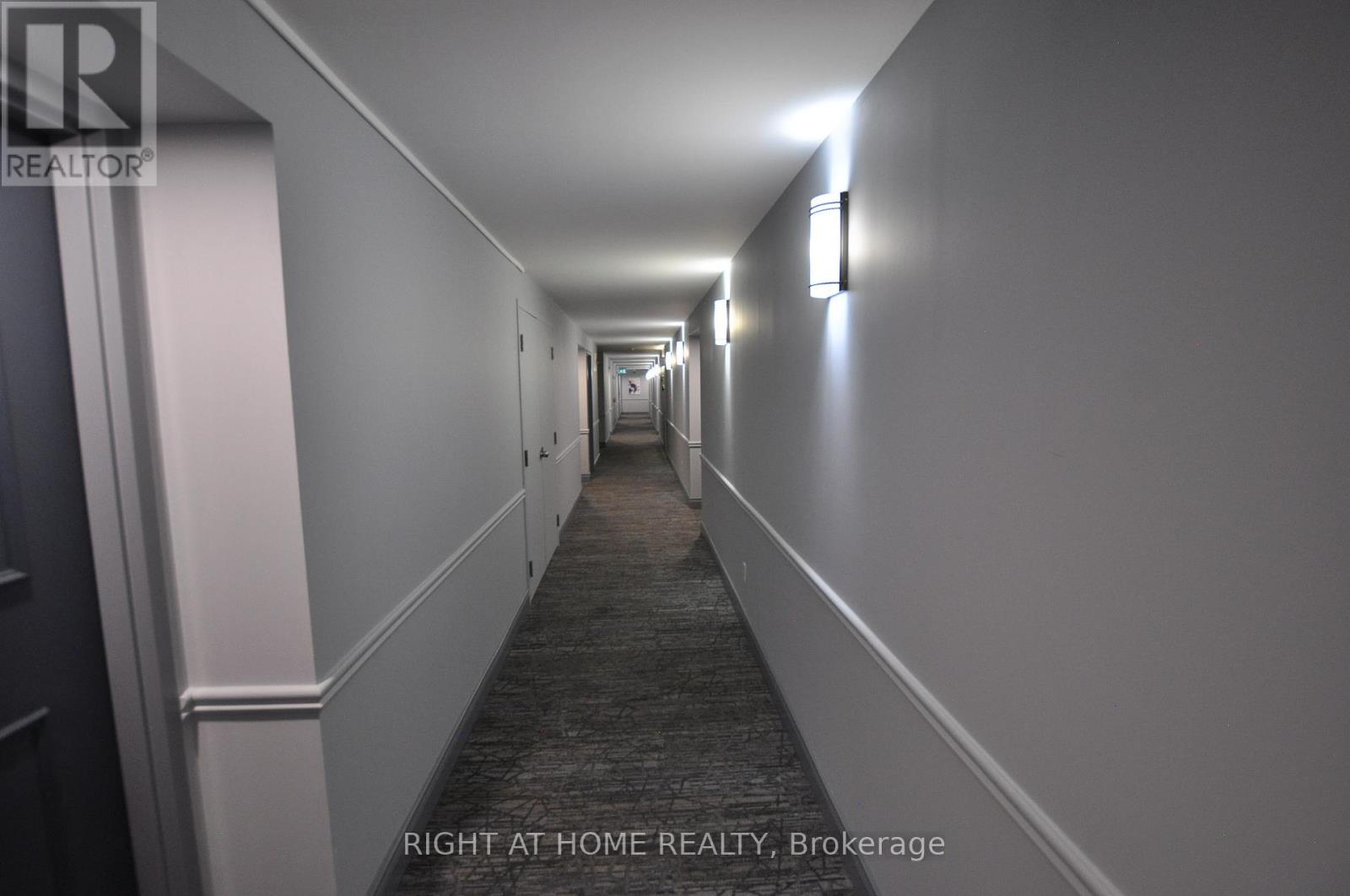 308 - 2300 Parkhaven Boulevard, Oakville, Ontario  L6H 6V9 - Photo 4 - W12751372