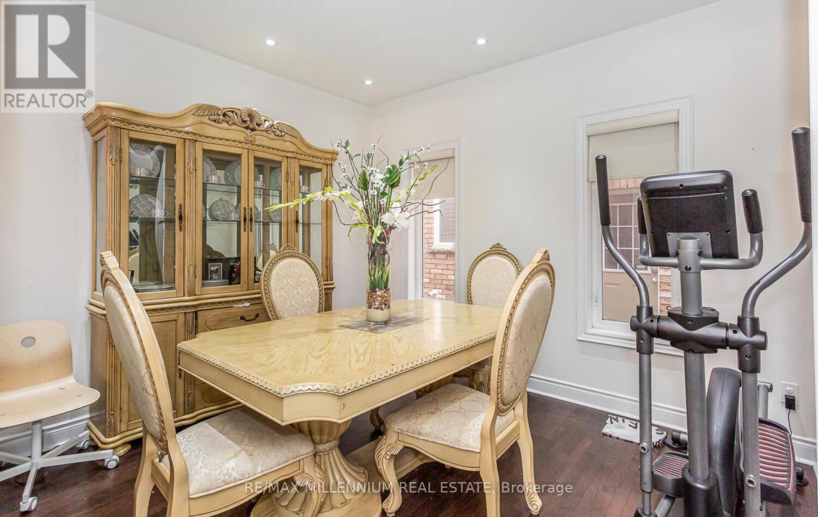 3 Lavallee Crescent, Brampton, Ontario  L6X 3A1 - Photo 8 - W12759914