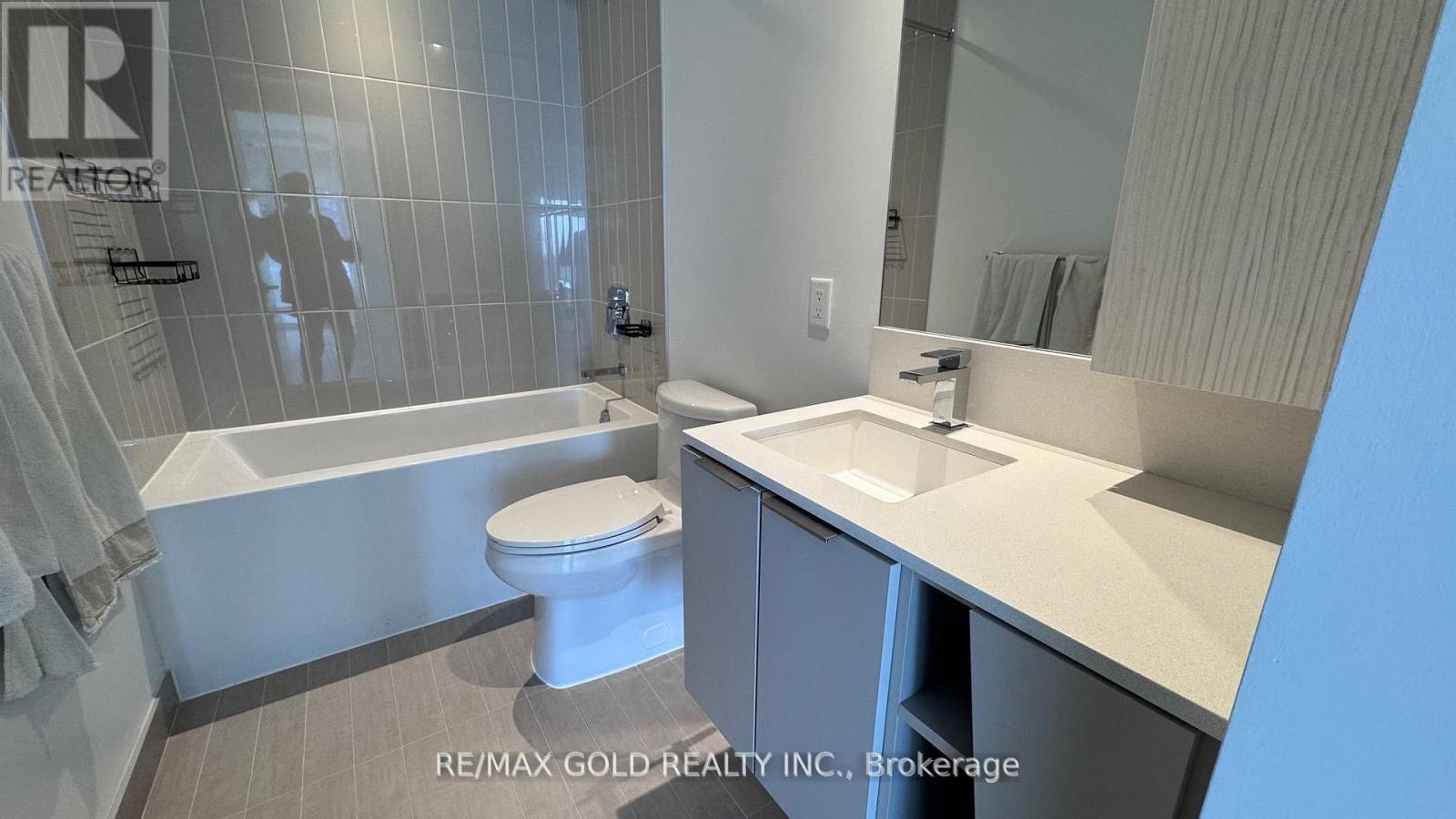 4506 - 3900 Confederation Parkway, Mississauga, Ontario  L5B 0M3 - Photo 10 - W12759916