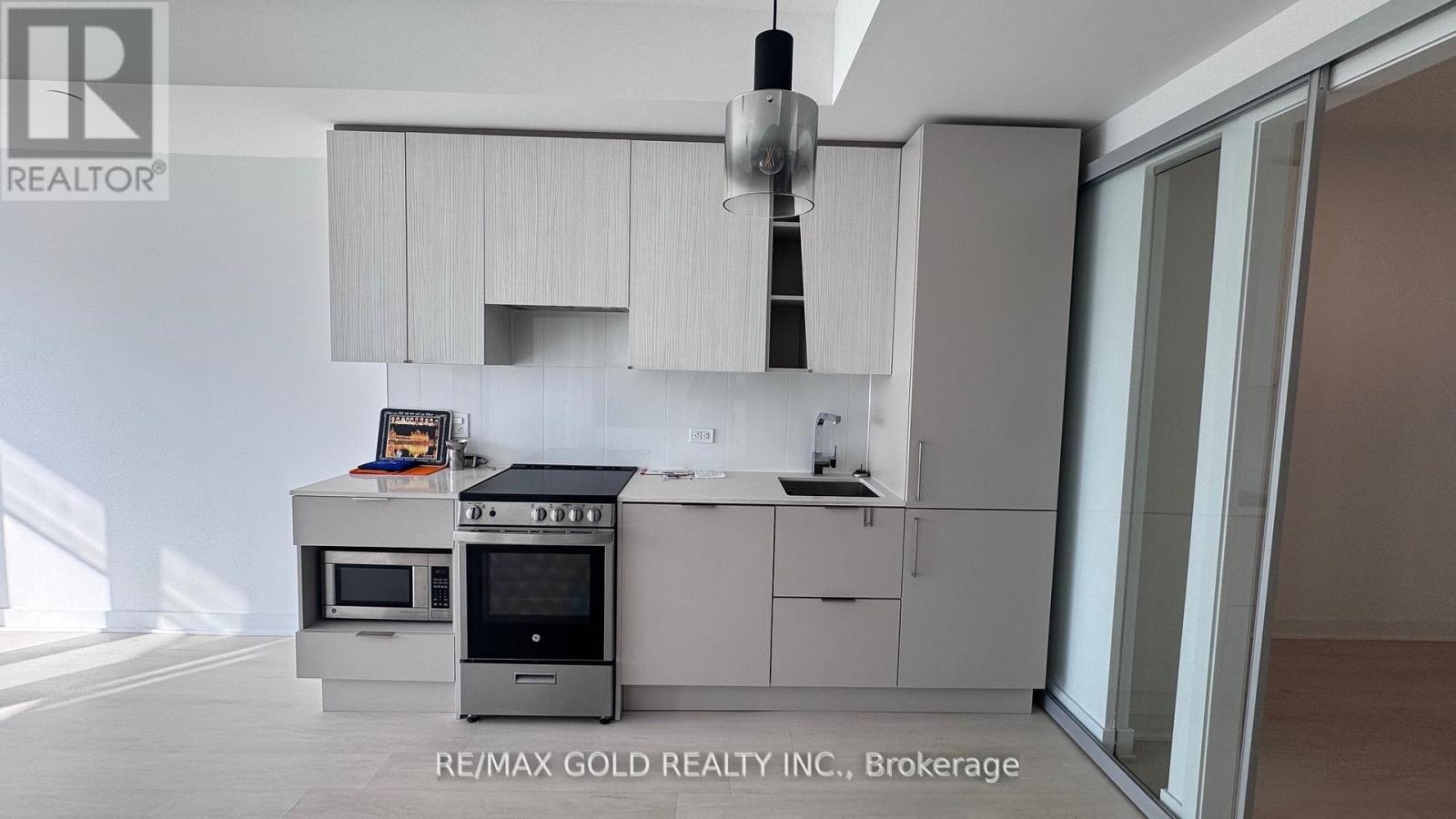 4506 - 3900 Confederation Parkway, Mississauga, Ontario  L5B 0M3 - Photo 13 - W12759916