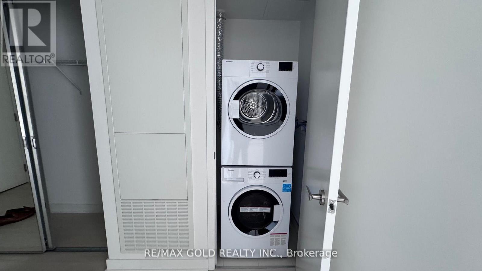 4506 - 3900 Confederation Parkway, Mississauga, Ontario  L5B 0M3 - Photo 8 - W12759916