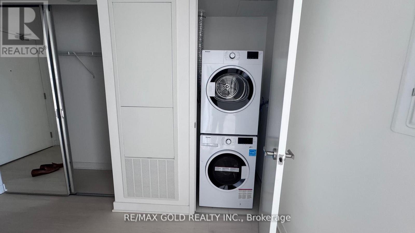 4506 - 3900 Confederation Parkway, Mississauga, Ontario  L5B 0M3 - Photo 9 - W12759916