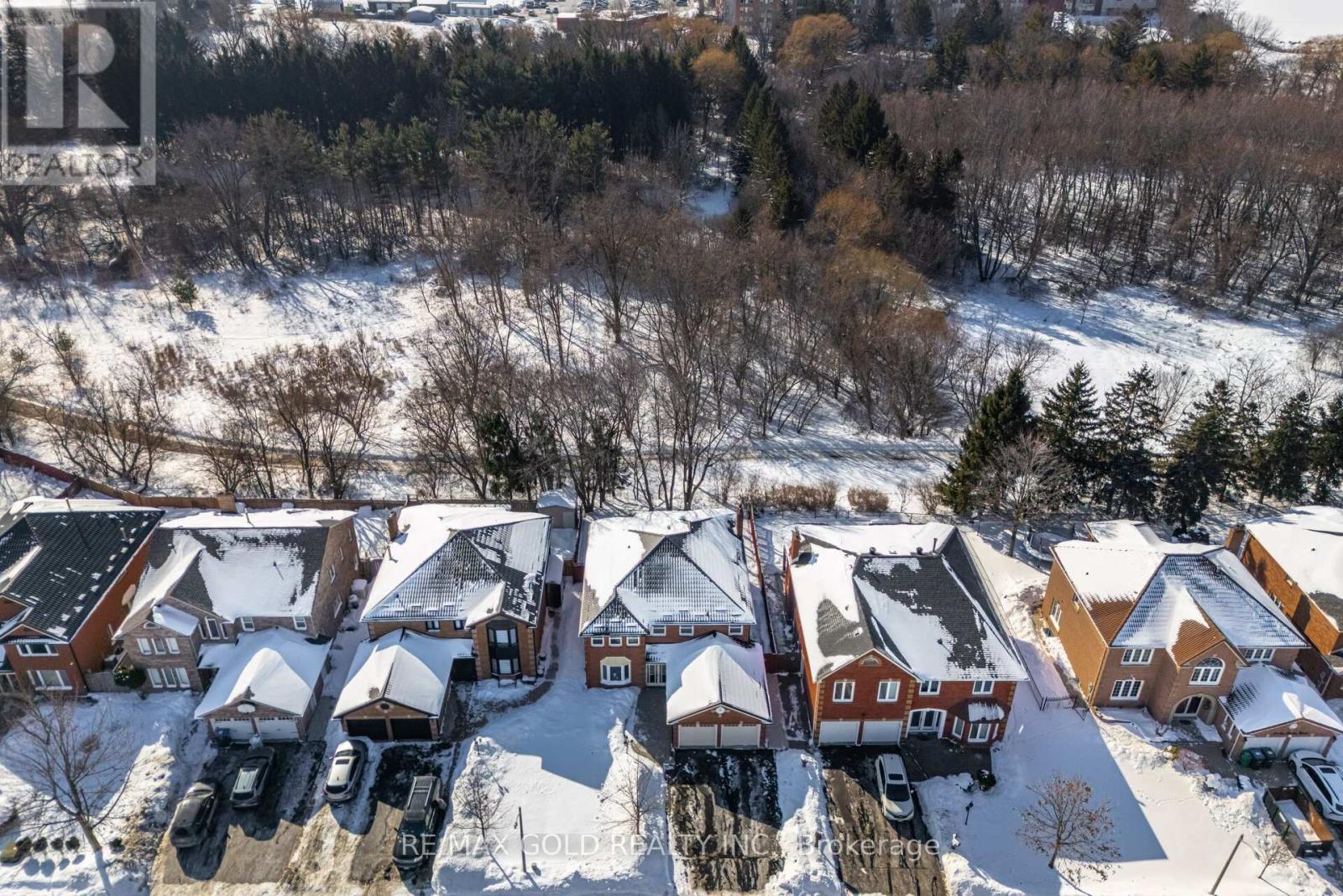 6 NEW LONDON COURT, Brampton, Ontario