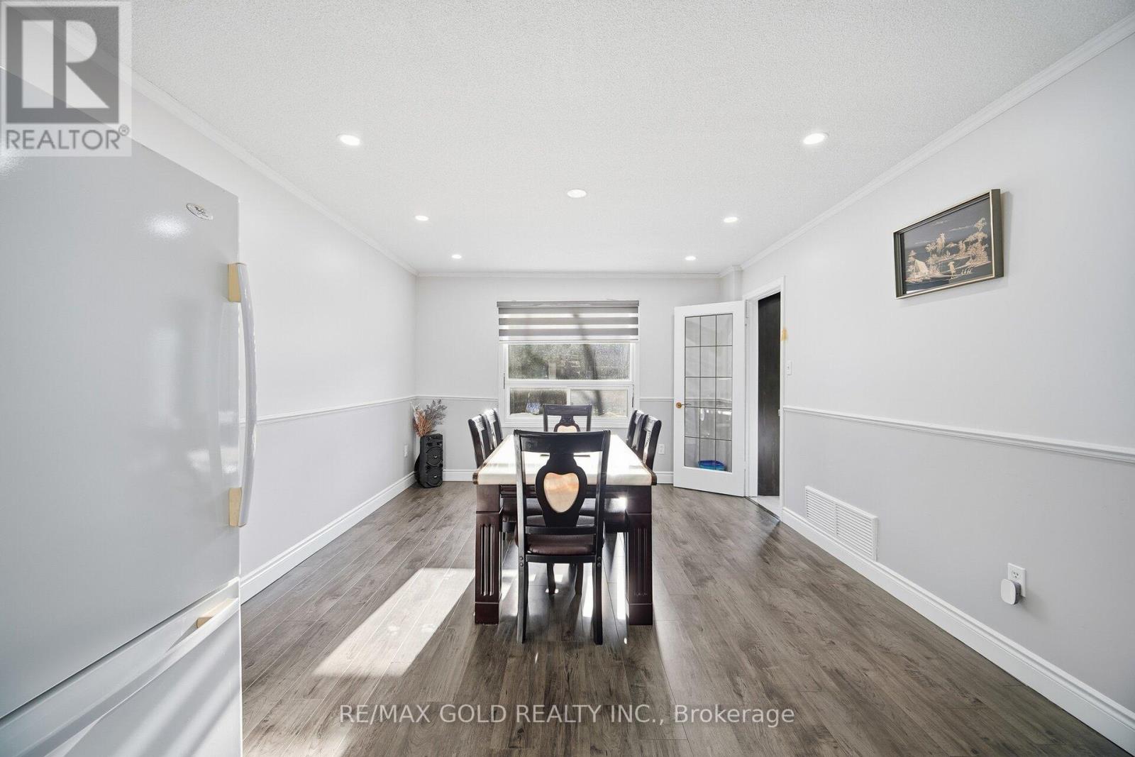 6 New London Court, Brampton, Ontario  L6Y 4E4 - Photo 10 - W12759922