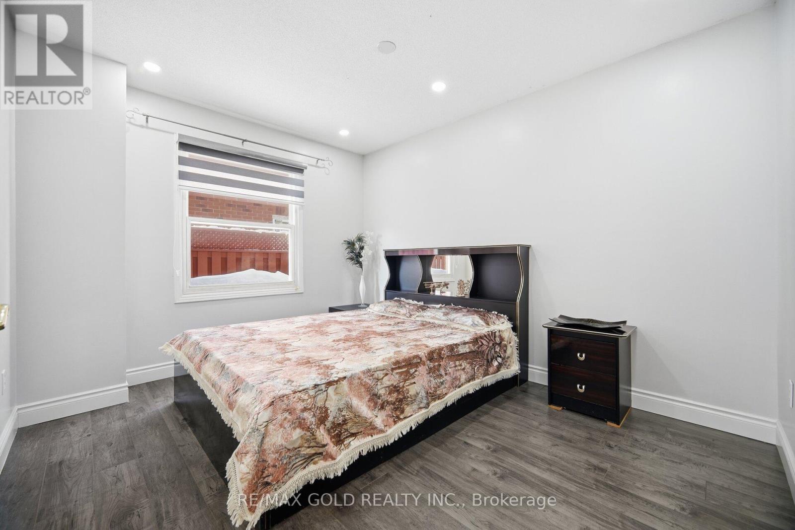 6 New London Court, Brampton, Ontario  L6Y 4E4 - Photo 20 - W12759922