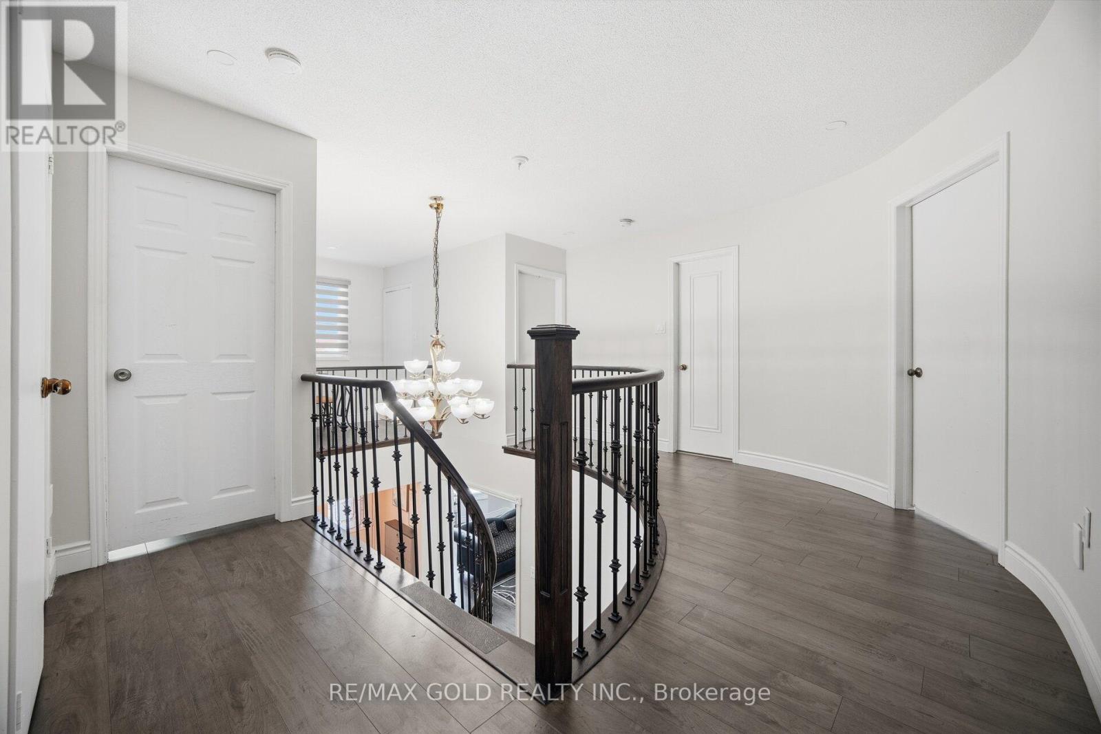 6 New London Court, Brampton, Ontario  L6Y 4E4 - Photo 25 - W12759922