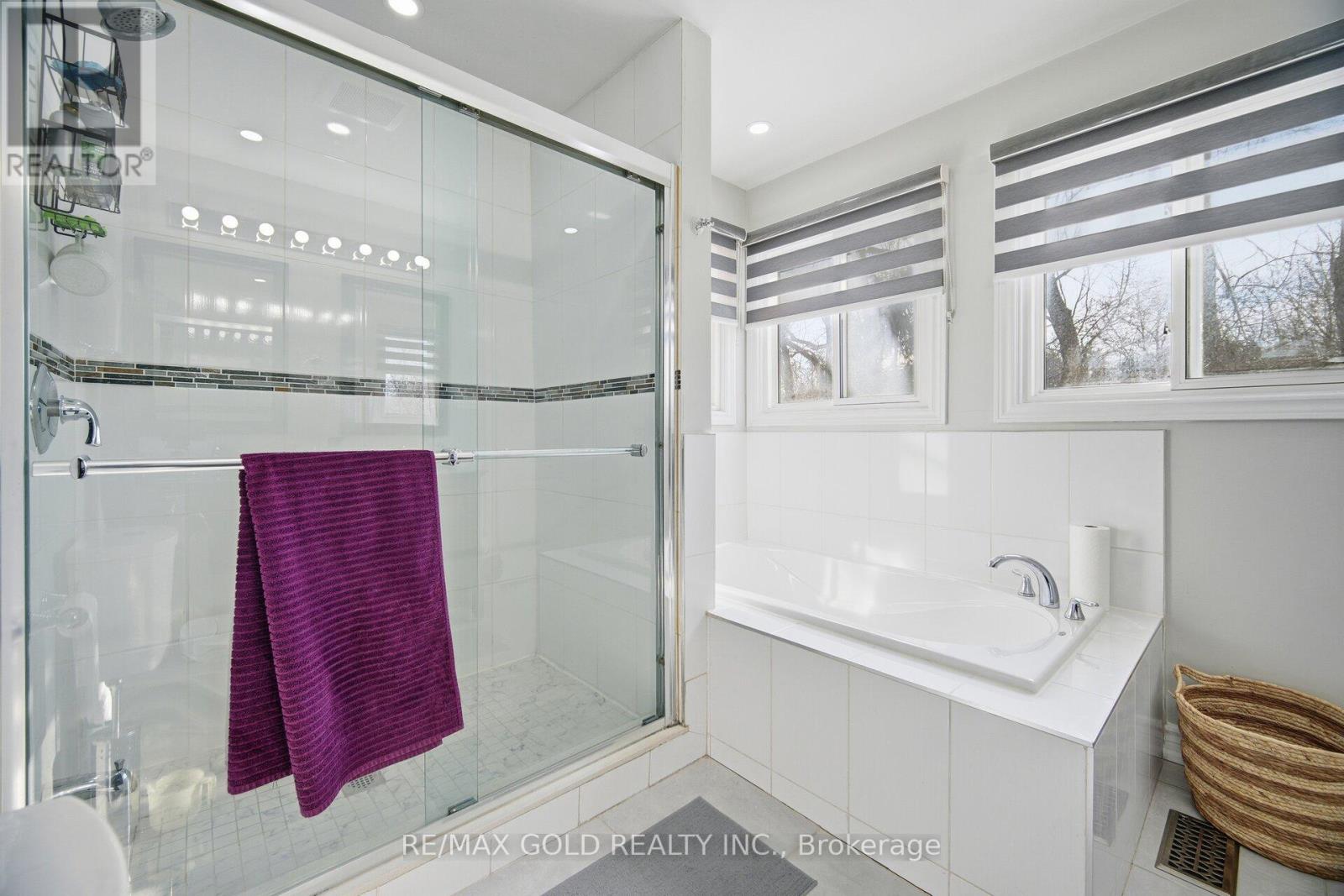 6 New London Court, Brampton, Ontario  L6Y 4E4 - Photo 30 - W12759922