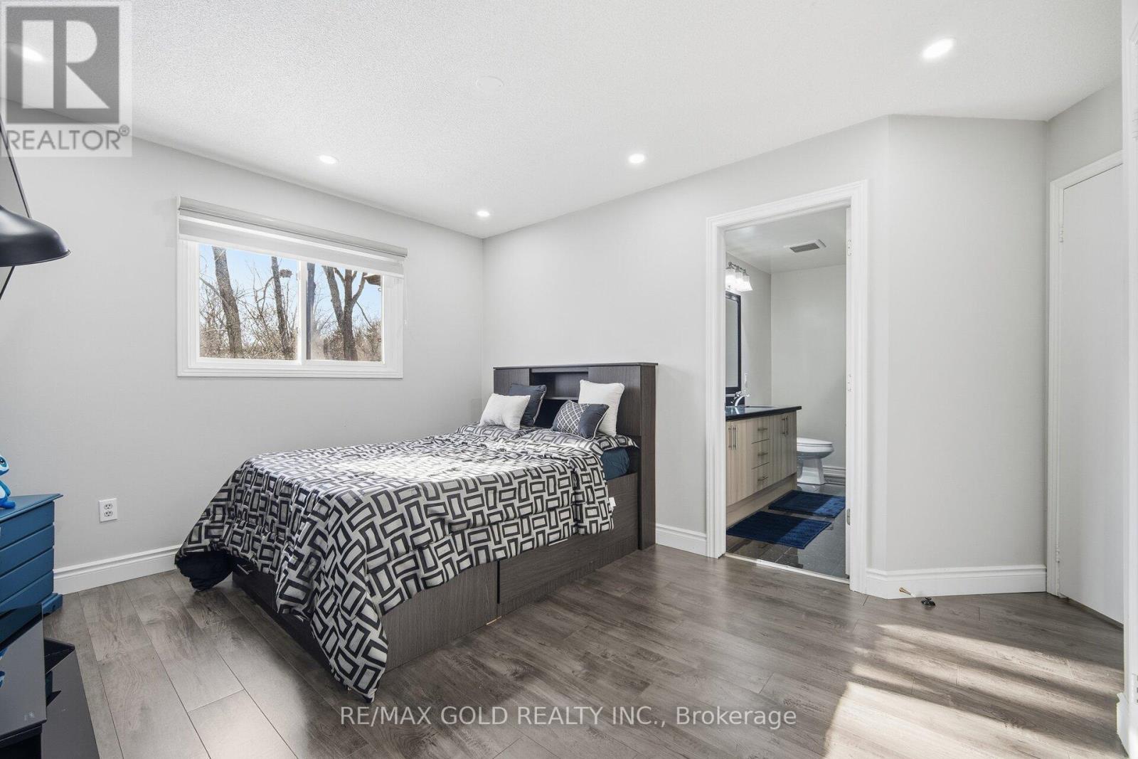 6 New London Court, Brampton, Ontario  L6Y 4E4 - Photo 33 - W12759922