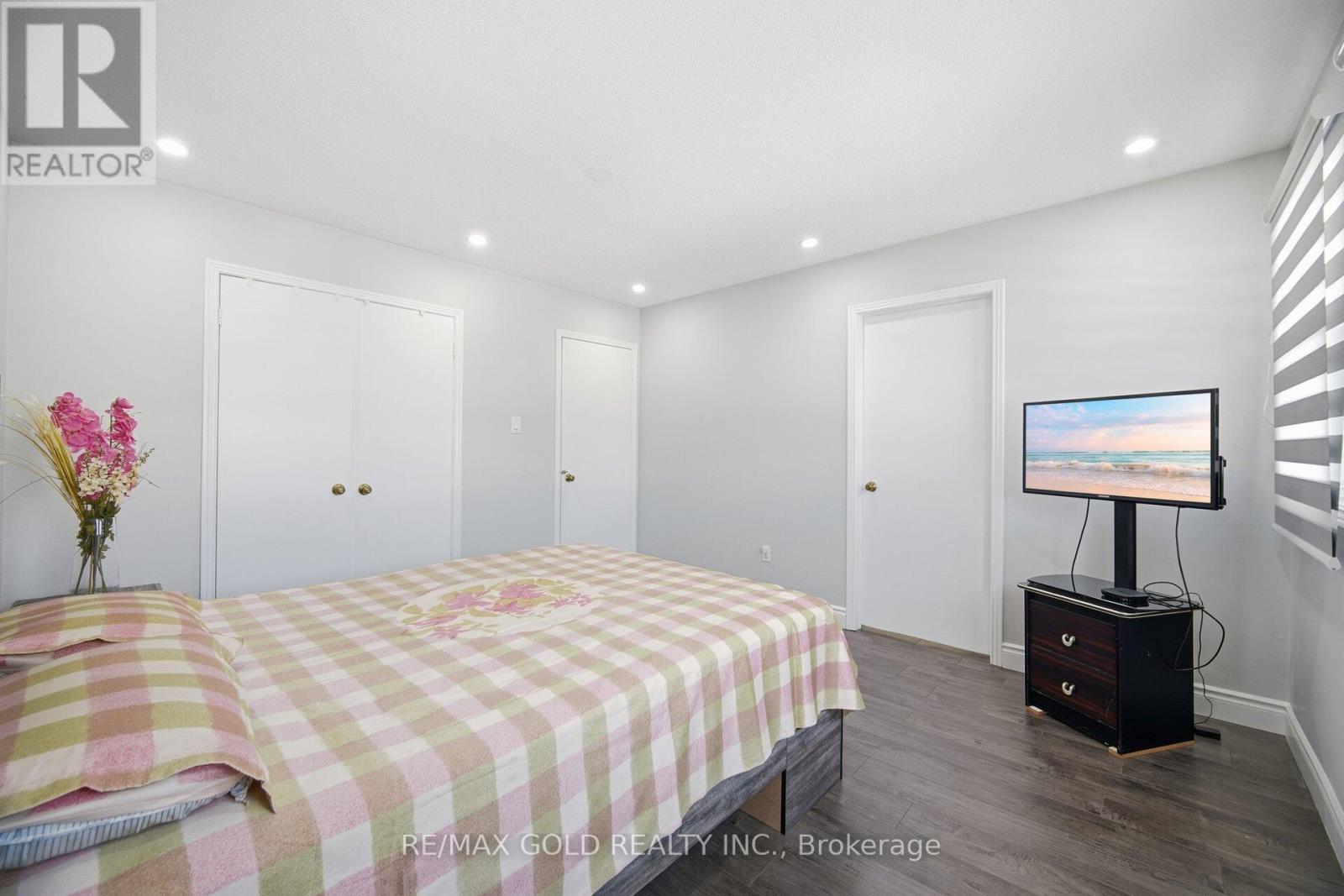 6 New London Court, Brampton, Ontario  L6Y 4E4 - Photo 37 - W12759922