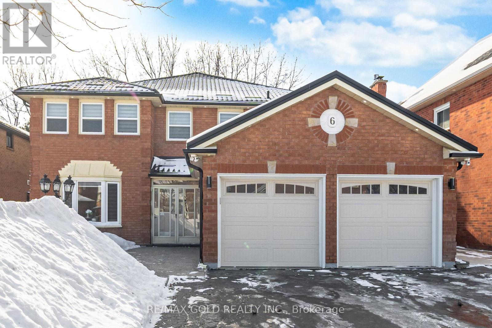 6 New London Court, Brampton, Ontario  L6Y 4E4 - Photo 4 - W12759922