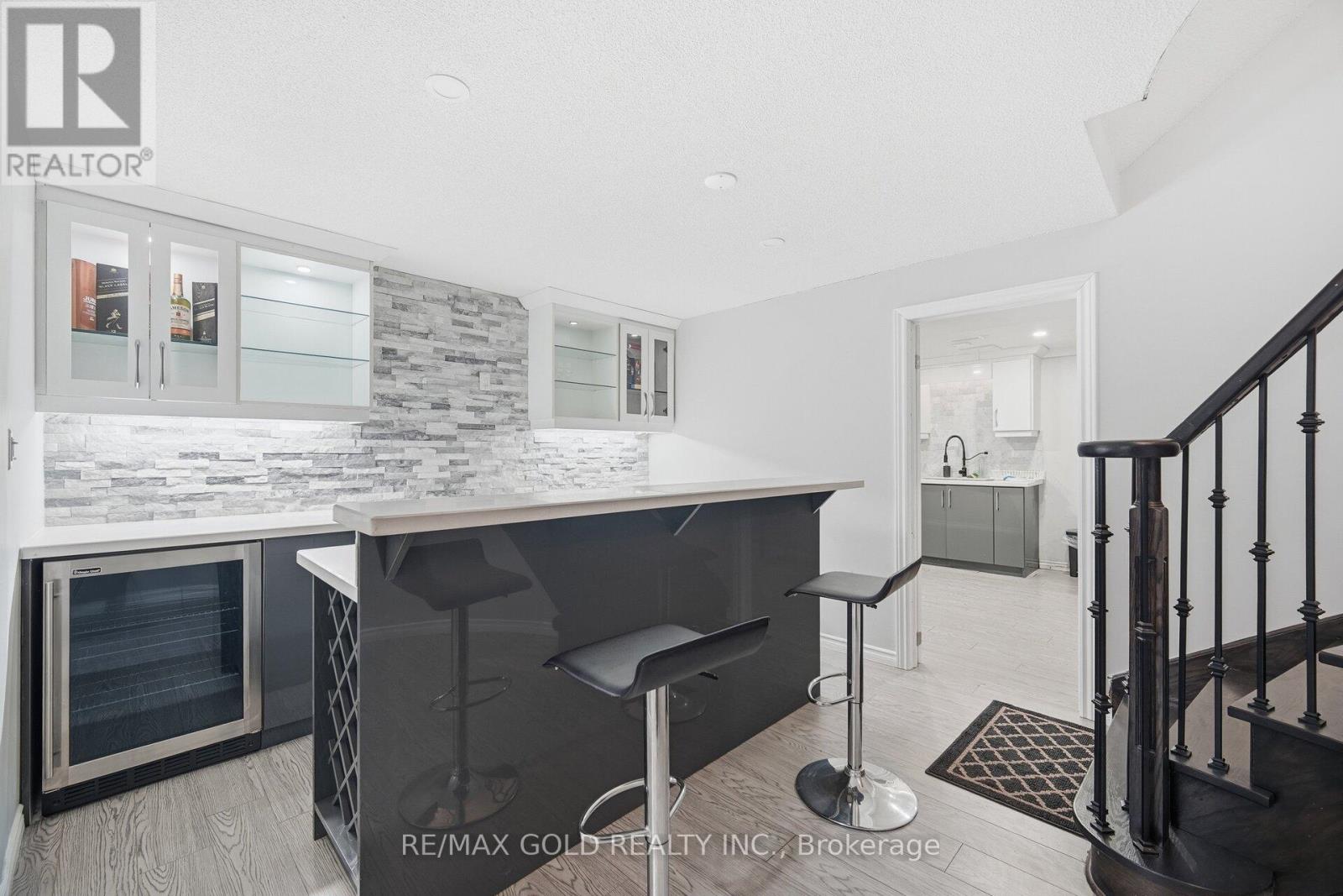 6 New London Court, Brampton, Ontario  L6Y 4E4 - Photo 43 - W12759922